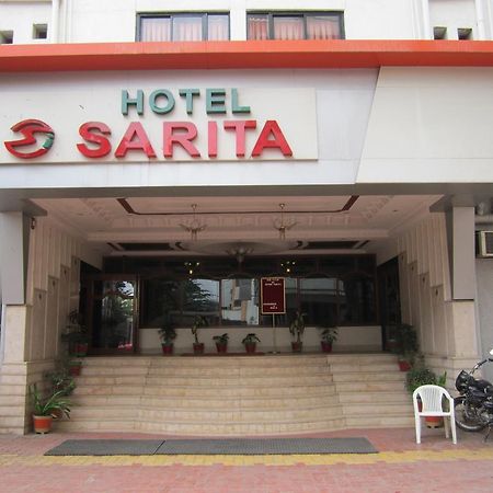 Hotel Sarita Surat Exterior photo